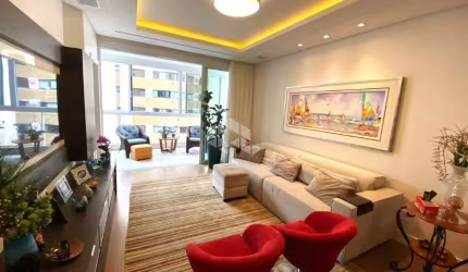 Apartamento com vista panorâmica 4 quartos sendo 2 suítes 3 vagas -  Centro Fpolis SC
