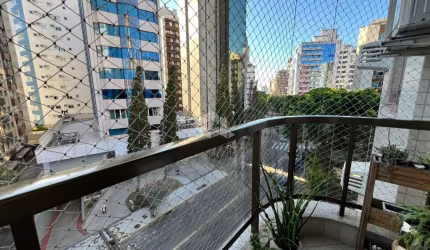 APARTAMENTO SEMIMOBILIADO DE 3 QUARTOS COM SUÍTE E 2 VAGAS NO CENTRO DE FLORIANÓPOLIS