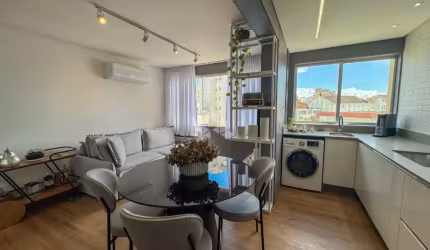 APARTAMENTO DE 1 QUARTO COM VISTA PANORÂMICA E MOBILIADO NO CENTRO DE FLORIANÓPOLIS/SC