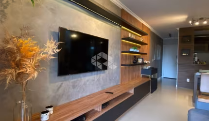 APARTAMENTO MOBILIADO 3 QUARTOS COM 1 SUÍTE E 2 VAGAS NO PANTANAL EM FLORIANÓPOLI