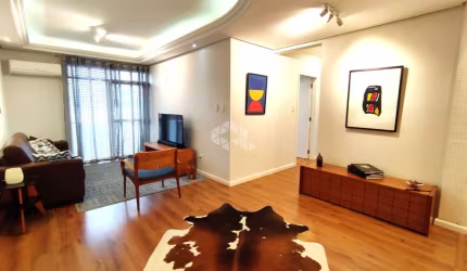APARTAMENTO SEMIMOBILIADO COM 3 QUARTOS  SENDO 1 SUÍTE CLOSET E 1 VAGA NO CENTRO DE FLORIANÓPOLIS
