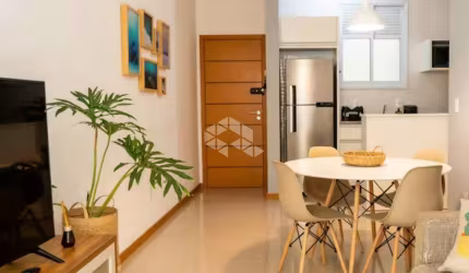 APARTAMENTO NOVO CAMPECHE SEMIMOBILIADO COM 2 QUARTOS SENDO 1 SUÍTE  HOBBY BOX E 1 VAGA DE GARAGEM NO CAMPECHE