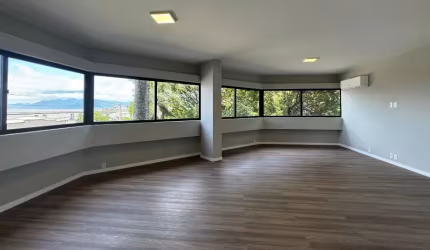 Lindo Apartamento com vista  Panorâmica Para a Ponte Hercílio Luz