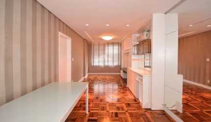 APARTAMENTO COM 3 QUARTOS E 1 VAGA DE GARAGEM NO BAIRRO CENTRO EM FLORIANÓPOLIS/SC