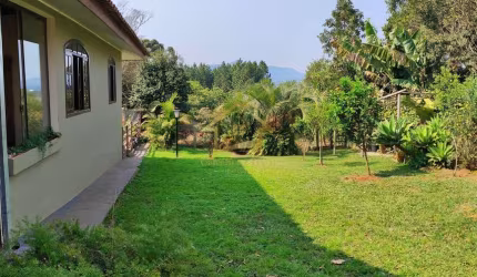 CASA DE ALTO PADRÃO DENTRO DO BOSQUE MERHY, QUATRO BARRAS