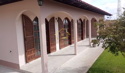 CASA DE ALTO PADRÃO PARA VENDA NO CENTRO DE QUATRO BARRAS