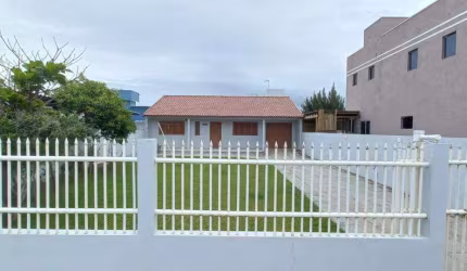 Casa 02 Dorm à venda no Bairro CAPÃO NOVO com 120 m² de área privativa - 2 vagas de garagem