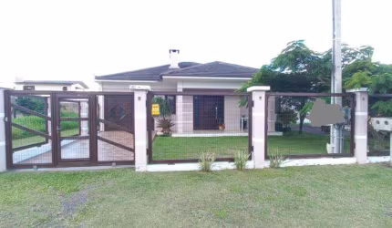 Casa 03 Dorm à venda no Bairro ARROIO TEIXEIRA com 125 m² de área privativa - 2 vagas de garagem