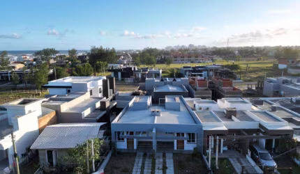 Casa 02 Dorm à venda no Bairro GUARANI com 67 m² de área privativa