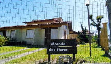 Casa geminada 2 dorm à venda no Bairro CAPÃO NOVO - 1 vaga de garagem