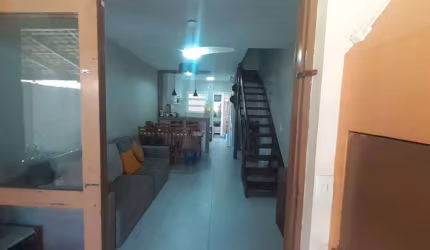 Sobrado geminado 2 dorm à venda no Bairro CAPÃO NOVO com 90 m² de área privativa - 3 vagas de garagem