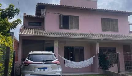 Casa 03 Dorm à venda no Bairro CAPÃO NOVO com 90 m² de área privativa - 2 vagas de garagem