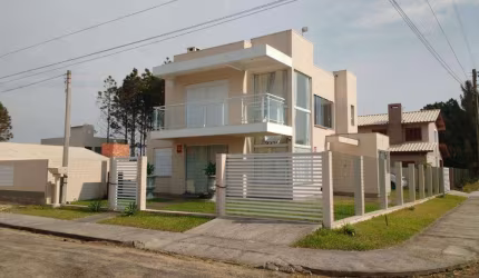 Casa 05 Dorm à venda no Bairro CAPÃO NOVO - 3 vagas de garagem