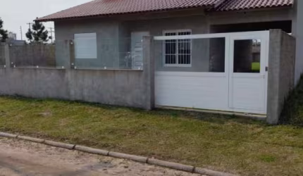 Casa 02 Dorm à venda no Bairro CAPÃO NOVO - 2 vagas de garagem
