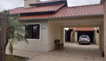 Casa 03 Dorm à venda no Bairro CAPÃO NOVO - 3 vagas de garagem