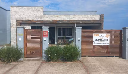 Casa 03 Dorm à venda no Bairro CAPÃO NOVO com 108 m² de área privativa - 2 vagas de garagem