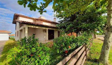 Casa 03 Dorm à venda no Bairro CAPÃO NOVO com 136 m² de área privativa