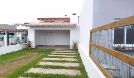 Casa 02 Dorm à venda no Bairro CAPÃO NOVO com 78 m² de área privativa - 2 vagas de garagem