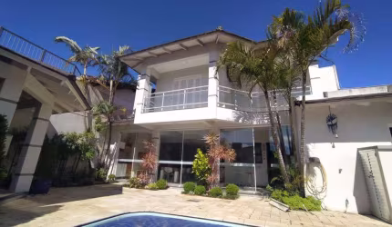 Casa 03 Dorm à venda no Bairro CAPÃO NOVO - 2 vagas de garagem