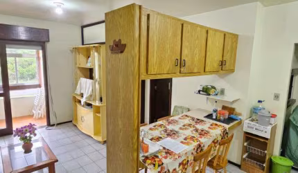Apartamento 01 Dorm e meio à venda no Bairro CAPÃO NOVO - 1 vaga de garagem