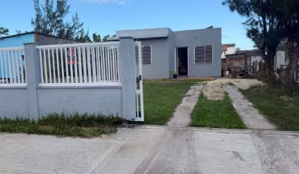 Casa 03 Dorm à venda no Bairro JARDIM BEIRA MAR com 78 m² de área privativa - 3 vagas de garagem
