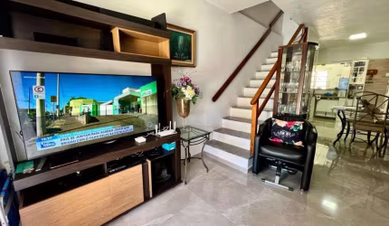Sobrado 03 Dorm à venda no Bairro CAPÃO NOVO com 95 m² de área privativa - 1 vaga de garagem