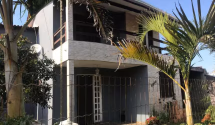 Casa 04 Dorm à venda no Bairro CAPÃO NOVO com 120 m² de área privativa - 2 vagas de garagem