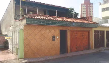 Casa com 4 dormitórios à venda