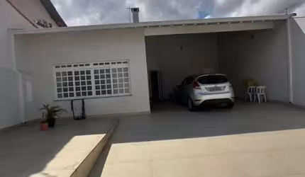 Casa térrea para venda com 3 dormitórios na Vila Lavínia em Mogi das Cruzes.
