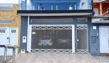 Sobrado a venda com 3 dormitórios no bairro de César de Souza em Mogi das cruzes