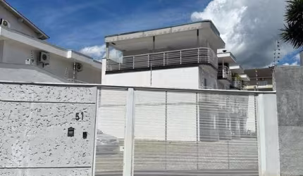 Sobrado para venda com 3 dormitórios no Condomínio Villagio Málaga Vila Oliveira