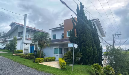 Casa para venda com 3 dormitórios, piscina no Condomínio Aruã - Mogi das Cruzes.