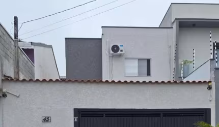 Sobrado para venda com 3 dormitórios na Vila Di César em Mogi das Cruzes.