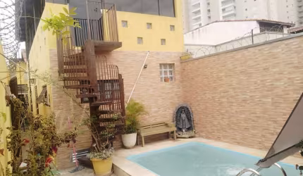 Sobrado para venda 3 dormitórios e piscina no Jd. São Pedro em César de Souza.