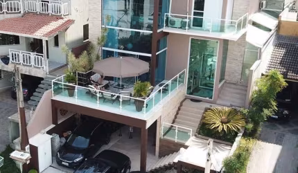Casa alto padrão para venda com 3 suítes no Condomínio Aruã em Mogi das Cruzes.