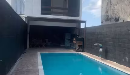 Sobrado para venda com 3 dormitórios no Jardim Universo em Mogi das Cruzes.