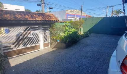 Casa térrea Residencial ou comercial com 3 dormitórios na Vila Mogi Moderno.