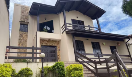 Sobrado a venda com 3 dormitórios na Vila Suissa em Mogi das Cruzes