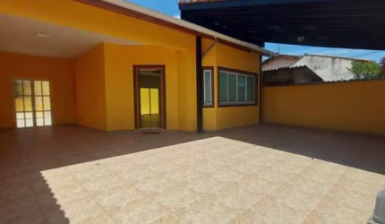 Casa térrea com 4 suítes e terreno de 700m² para venda na Vila Suissa.