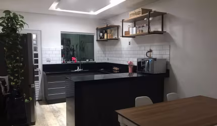 Casa térrea para venda com 2 dormitórios na Vila Suíssa em César de Souza.