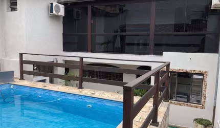 Linda casa para venda com 3 dormitórios e piscina na Vila Suíssa em Mogi.