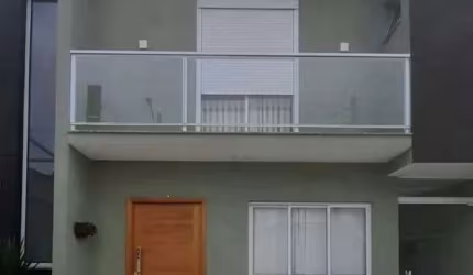 Sobrado para venda com 3 dormitórios no Villa Di César em Mogi das Cruzes.