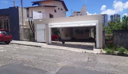 Casa térrea para venda - 3 suítes e quintal na Vila Oliveira  em Mogi das cruzes