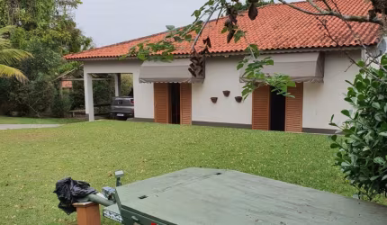 CHÁCARA EM GUARAREMA 3.000M² 03 DORMS./VAGAS/POMAR/PISCINA!!