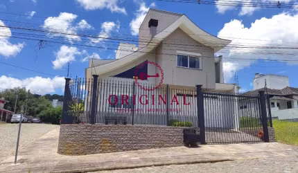 Casa com 3 quartos à venda na Stella Giacomina Barpe Salvador, 242, São Luiz, Caxias do Sul por R$ 1.900.000
