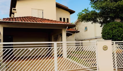 Oportunidade em Sousas – Casa Completa com Área Gourmet e Piscina!