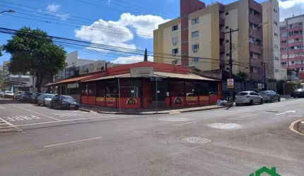 Esquina comercial, central, com 03 lojas