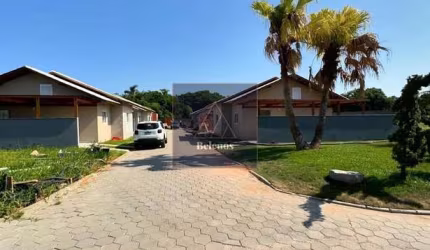 Casa em Condomínio Fechado na Praia de Barra Velha/SC - 2 quartos. 1 suíte. 2 vagas. 39 m²