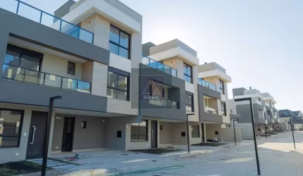 SANTA FELICIDADE - Sobrado em Condomínio Fechado. 3 suítes. 2 vagas. 169 m² privativos. ENTREGA: Junho/25.