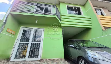 Casa com 3 quartos à venda na Rua Jornalista Emílio Zola Florenzano, 801, Tatuquara, Curitiba, 101 m2 por R$ 410.000